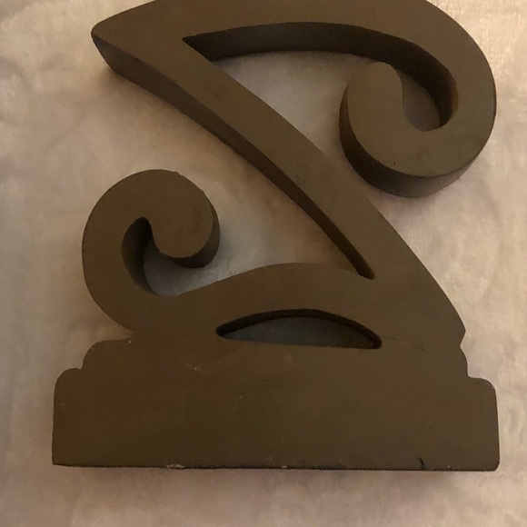 “Red Barrel Studios” A-Z Bookends; Mahogany Brown Color; Pre-Owned; Funky Fun! - Picture 8 of 12